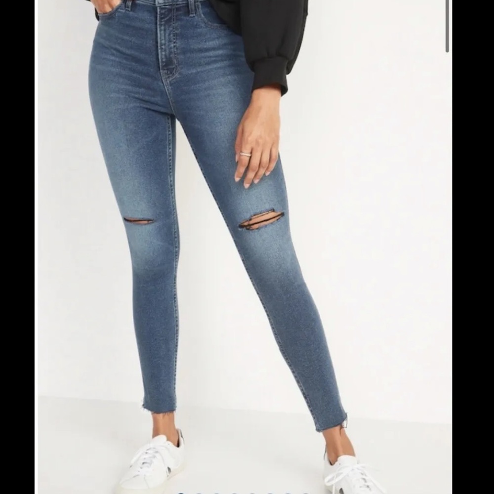 Old Navy Super High Rise 360 Stretch ripped Skinny Jeans size 12